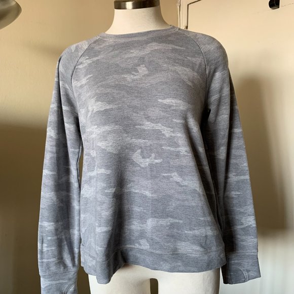 Athleta Girl Cozy Cross Your Fingers Gray Heather CAMO Sweatshirt Size XXL/16 - Picture 3 of 7